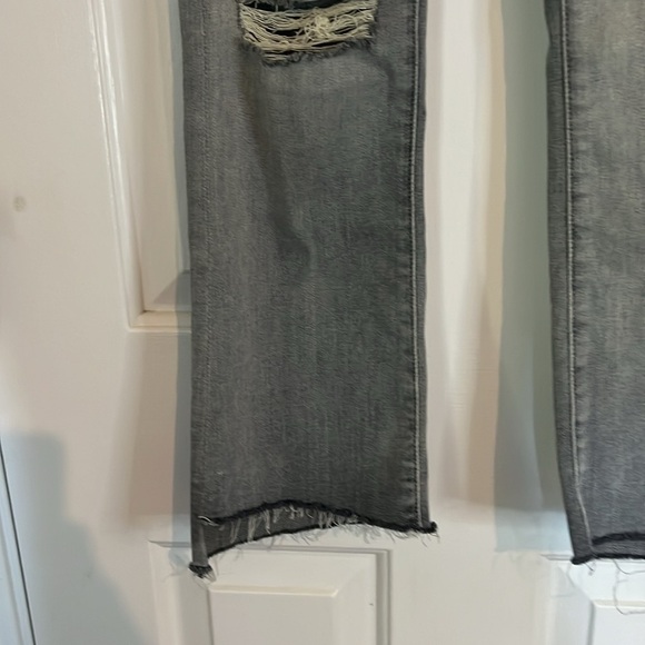Mother Denim | Insider Crop Step Fray Best Left in the Shadows Sz 24/2 Gray Wash - Picture 6 of 14